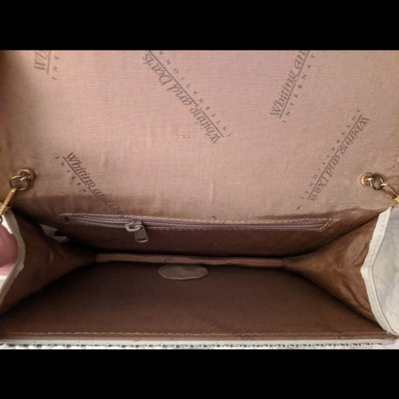 Vintage Whiting and Davis Ivory Mesh Clutch - Picture 6 of 7